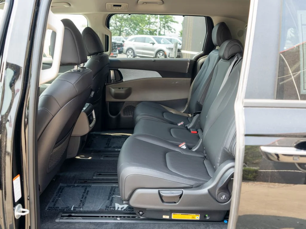 New 2026 Aurora Black Pearl Kia EX image 13