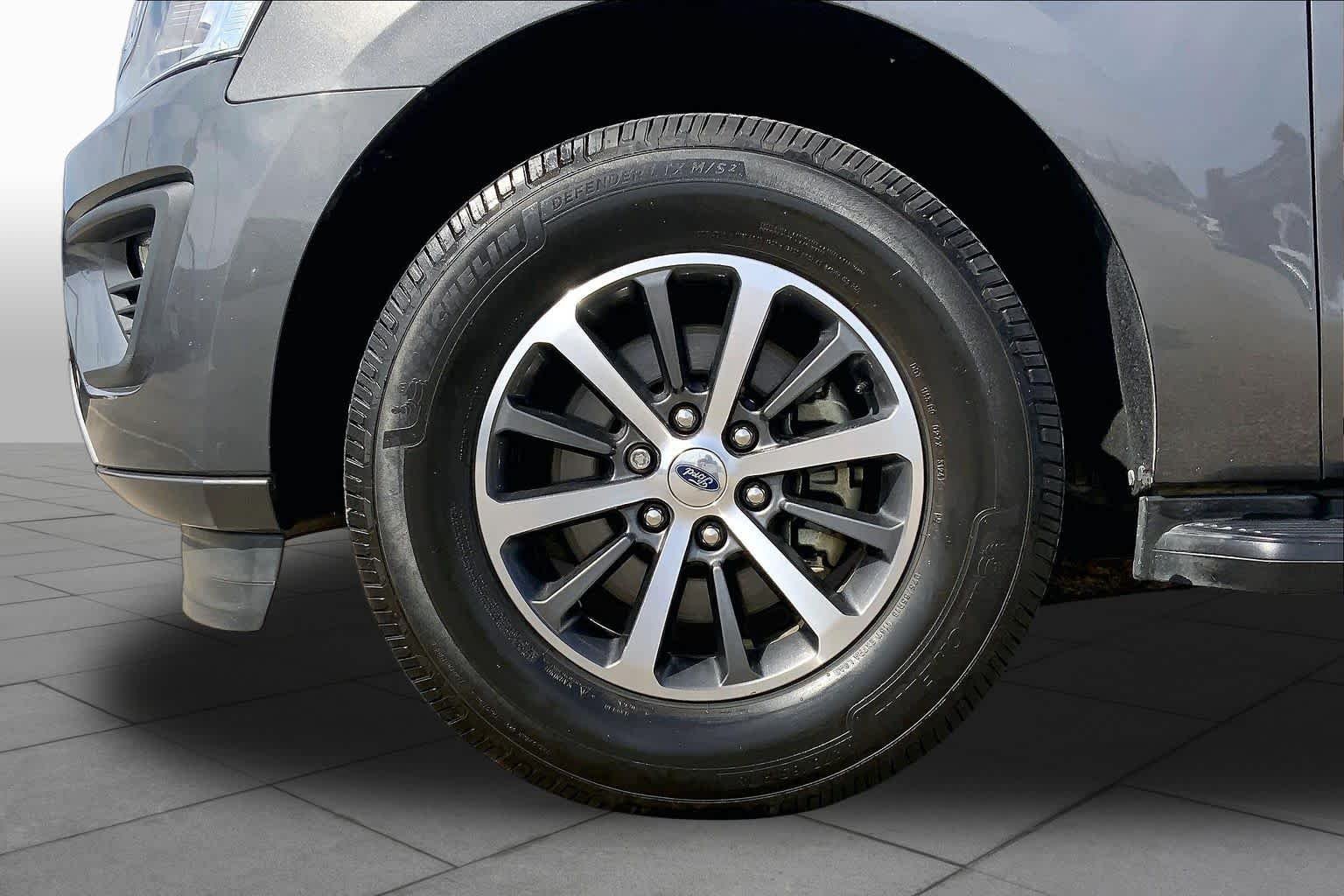 Used 2020 Magnetic Metallic Ford XLT image 9