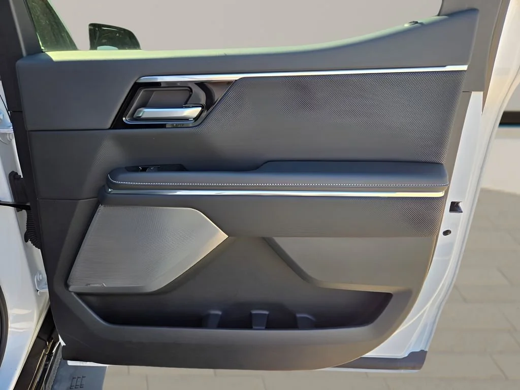 2025 GMC Sierra EV Denali - Photo 13