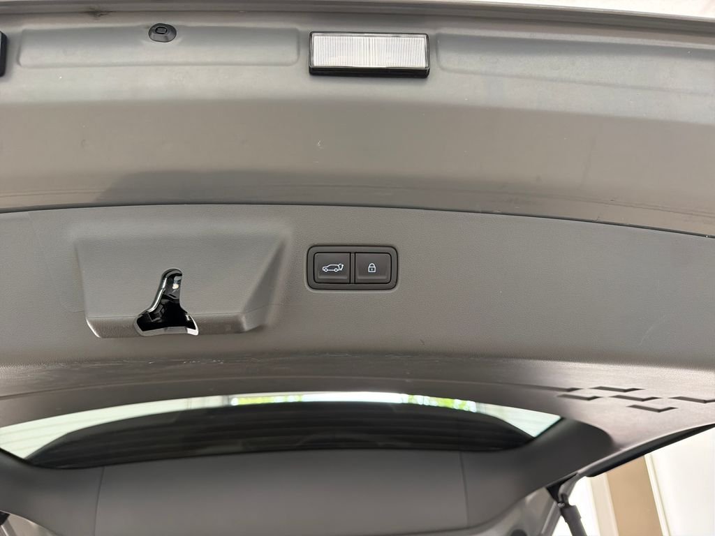 Used 2025 Hampton Gray Hyundai SEL image 32