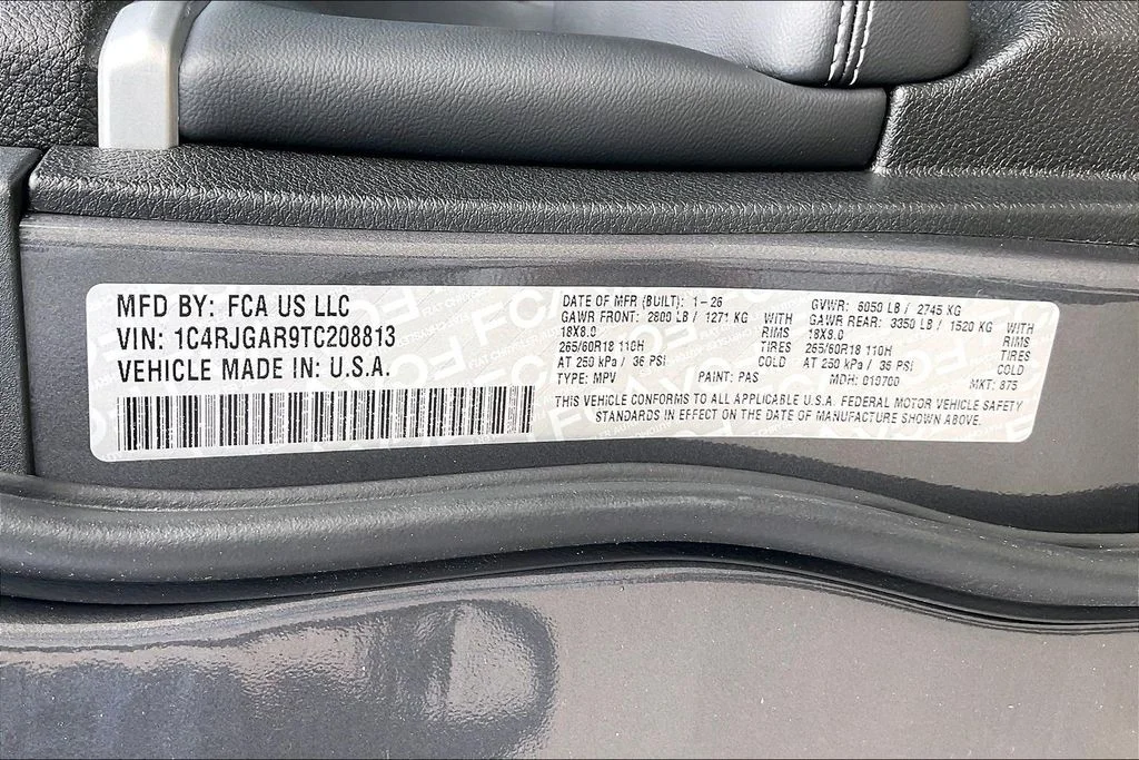 New 2026 Baltic Gray Metallic Clear-Coat Exterior Paint Jeep Altitude image 11
