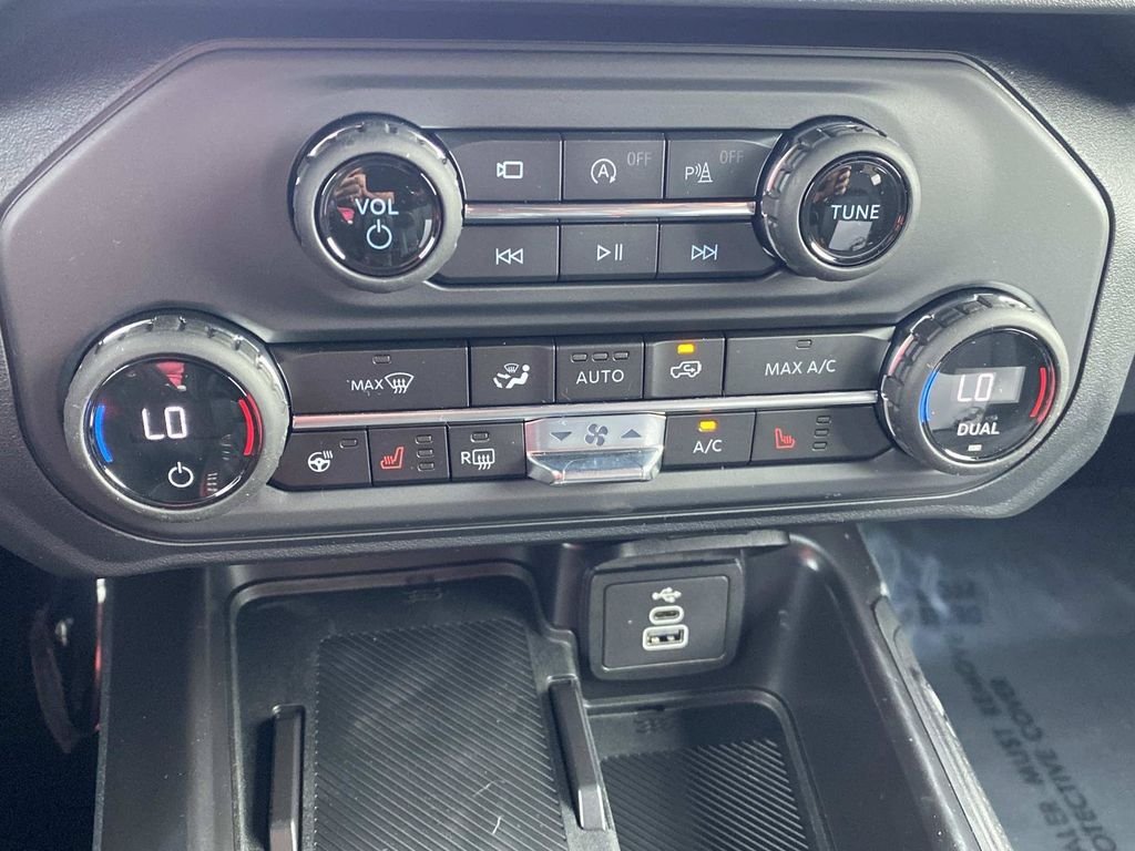 New 2026 Avalanche Gray Ford Outer Banks® image 16
