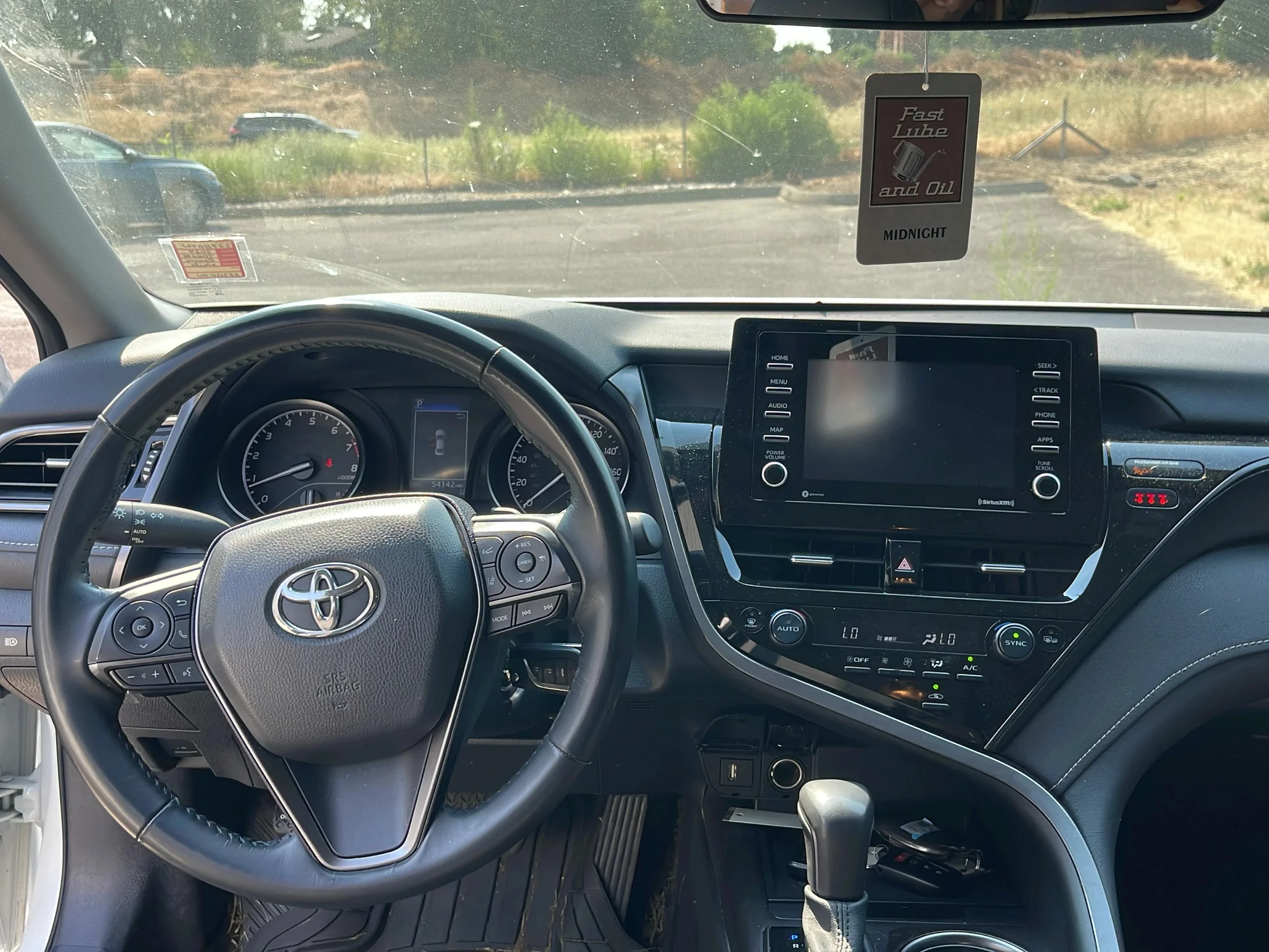 2024 Toyota Camry SE - Photo 10
