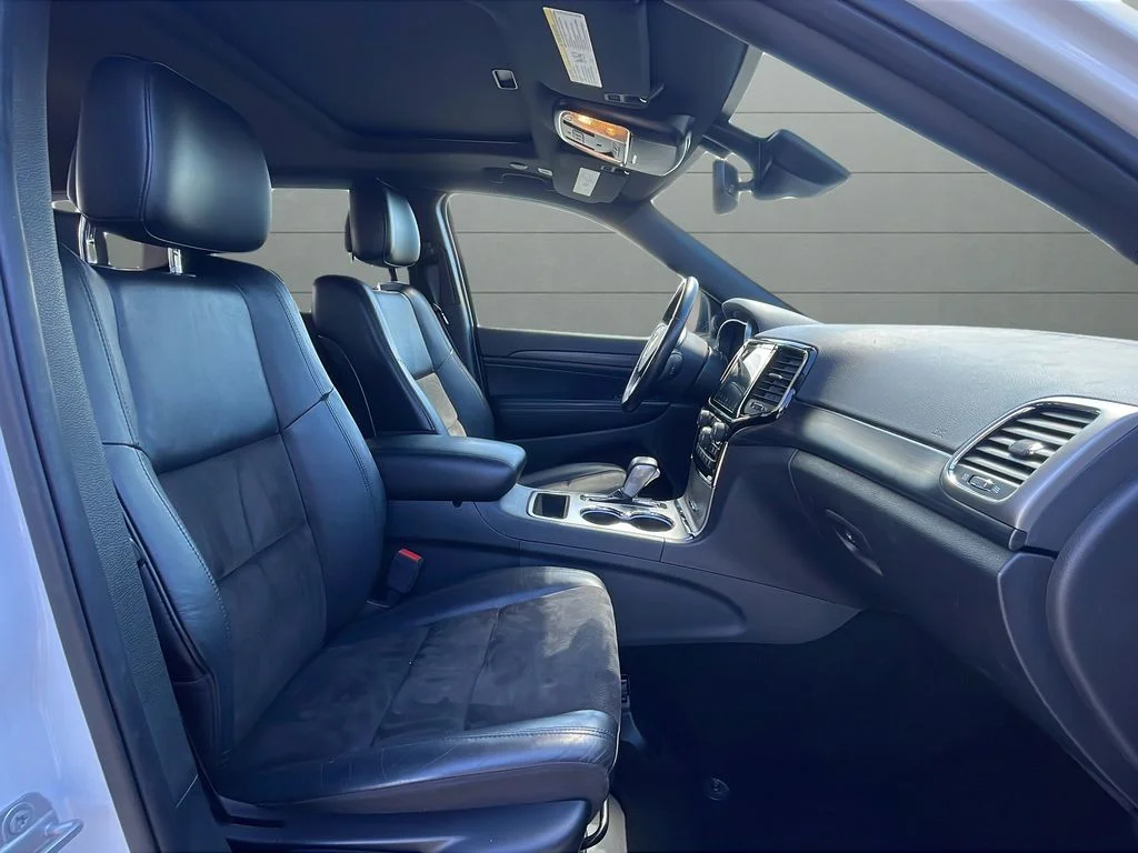 Used 2020 White Jeep Altitude image 15