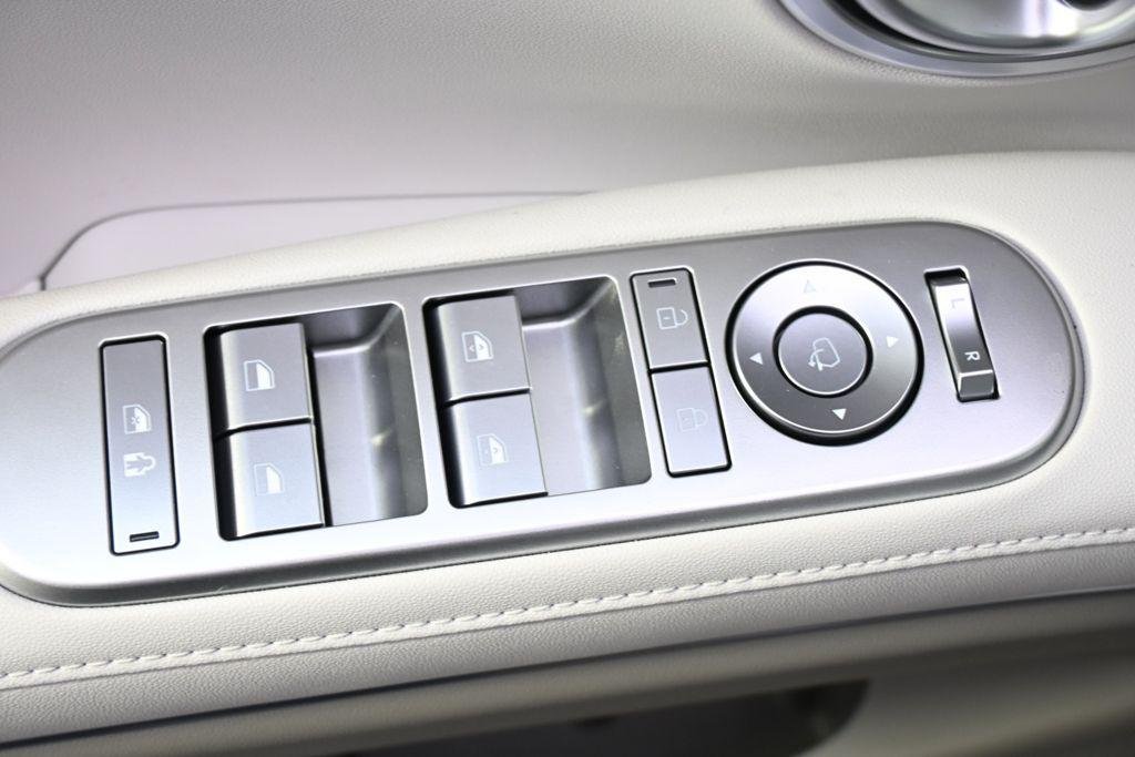 New 2026 Silver Metallic Hyundai SEL Premium AWD image 24