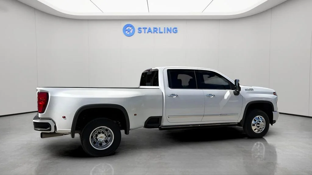 Used 2024 Iridescent Pearl Tricoat Chevrolet High Country DRW image 11