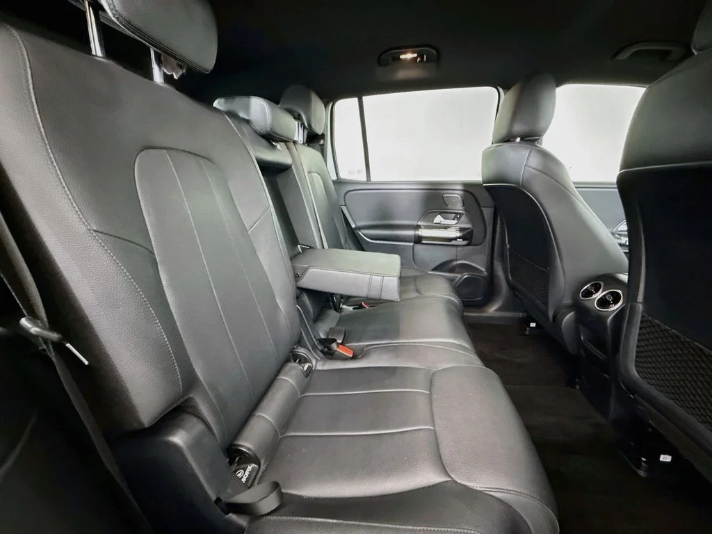 Used 2024 White Mercedes-Benz 250+ image 27