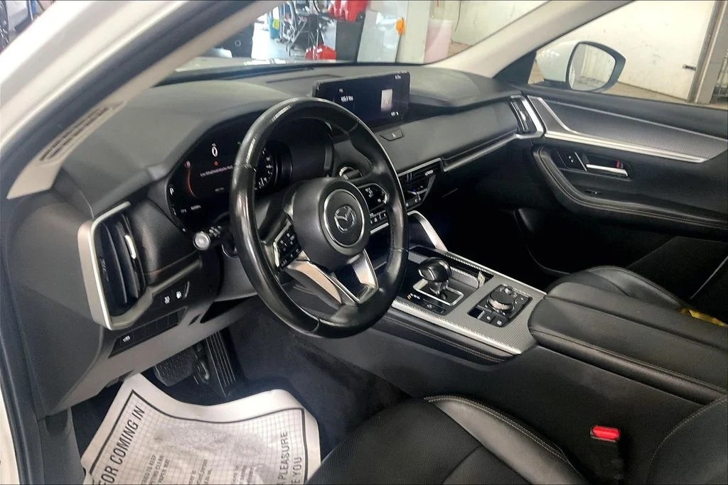 Used 2024 White Mazda Preferred image 14