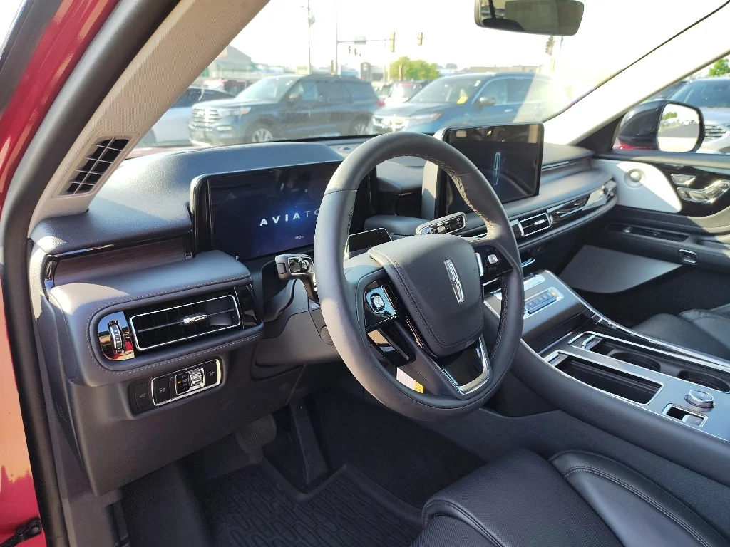 New 2026 Red Carpet Metallic Tinted Clearcoat Lincoln Reserve® image 12