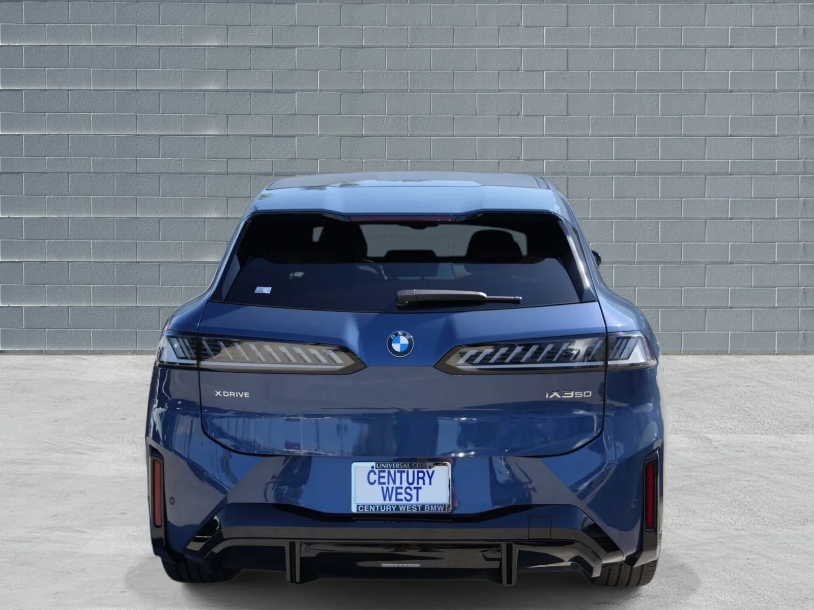 New 2027 Ocean Wave Blue Metallic BMW 50 xDrive image 4