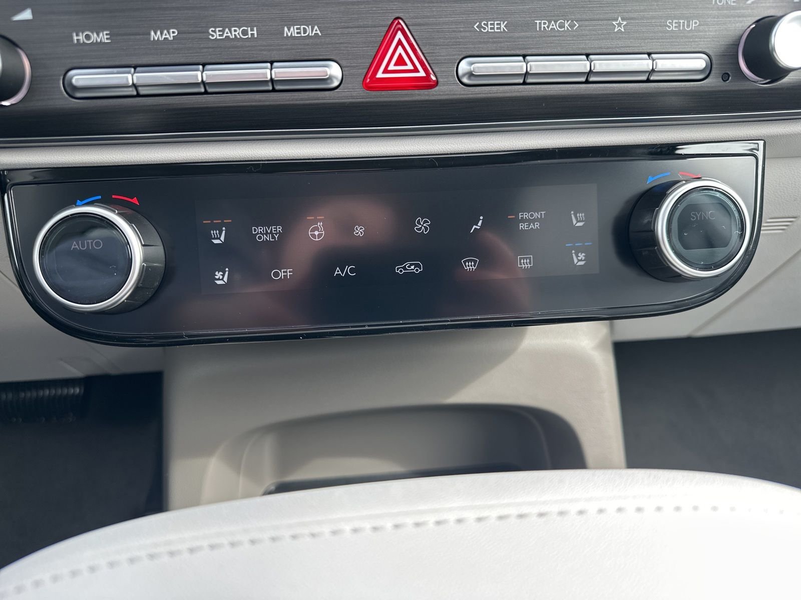 New 2026 Black Hyundai SEL Premium 7P image 68