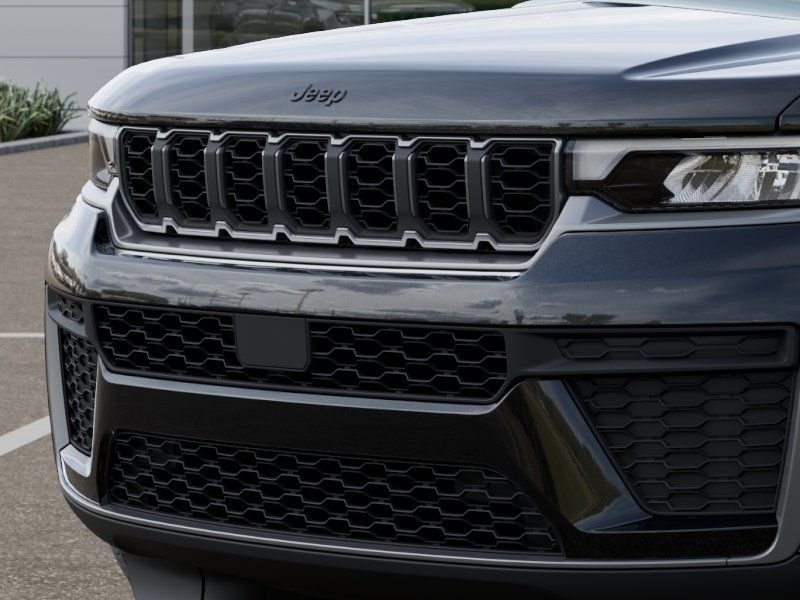 New 2026 Diamond Black Jeep Altitude image 11