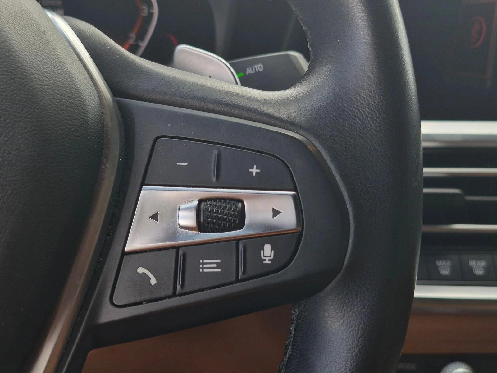 Used 2022 Black Sapphire Metallic BMW 330i image 12