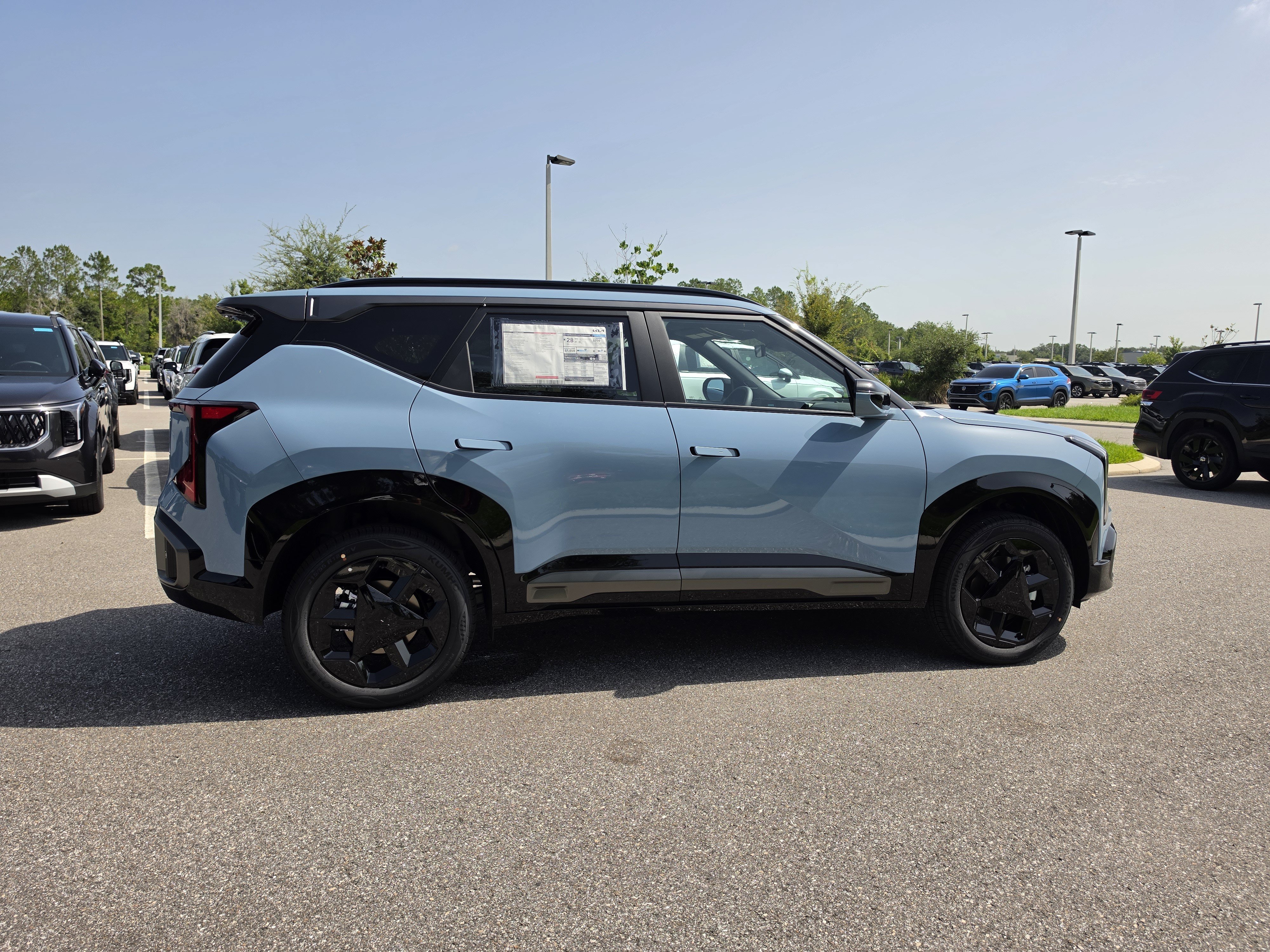 New 2027 Frost Blue Kia X-Line S image 9