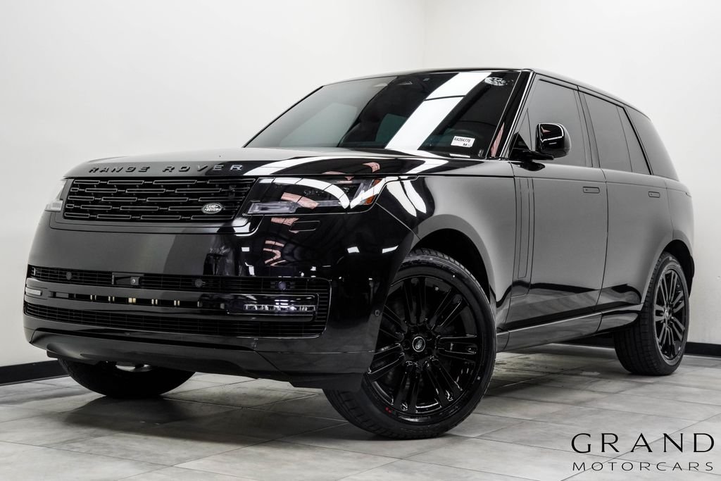 Used 2024 Black Land Rover SE image 1