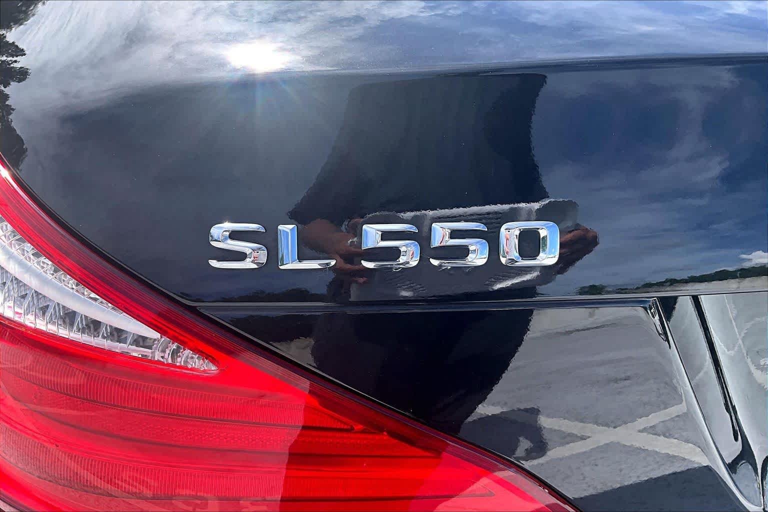 Used 2016 Obsidian Black Metallic Mercedes-Benz SL 550 image 25