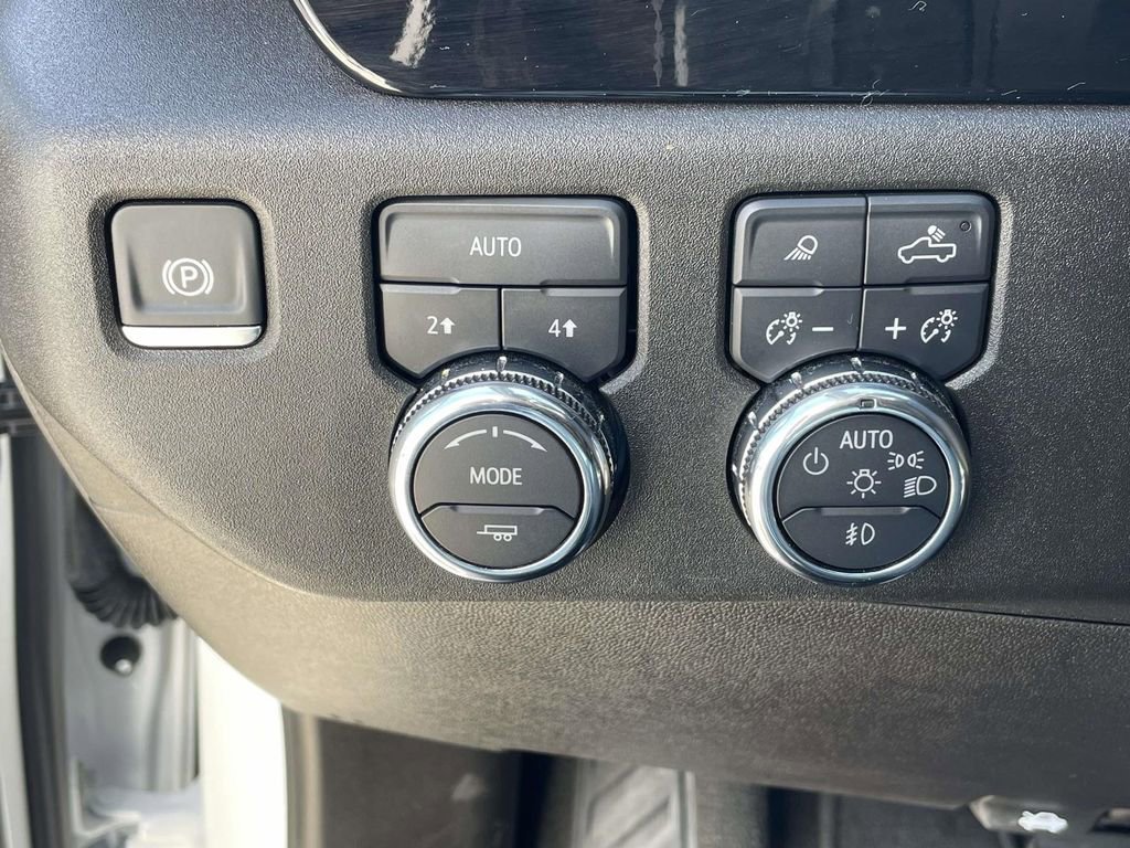 2025 GMC Sierra 1500 SLT - Photo 18