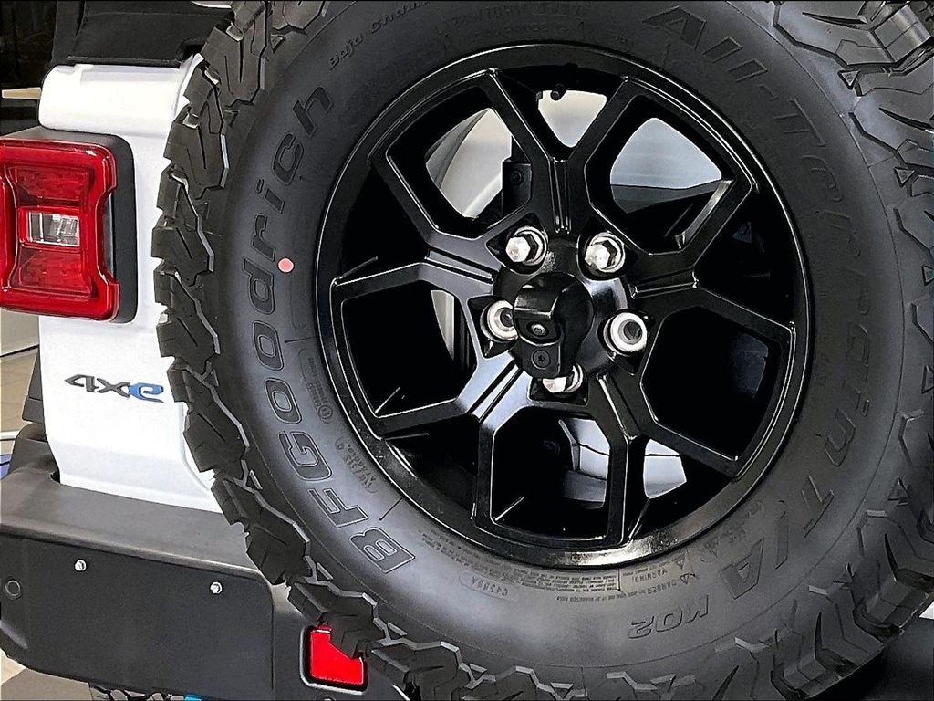 Used 2024 White Jeep Willys 4xe image 28