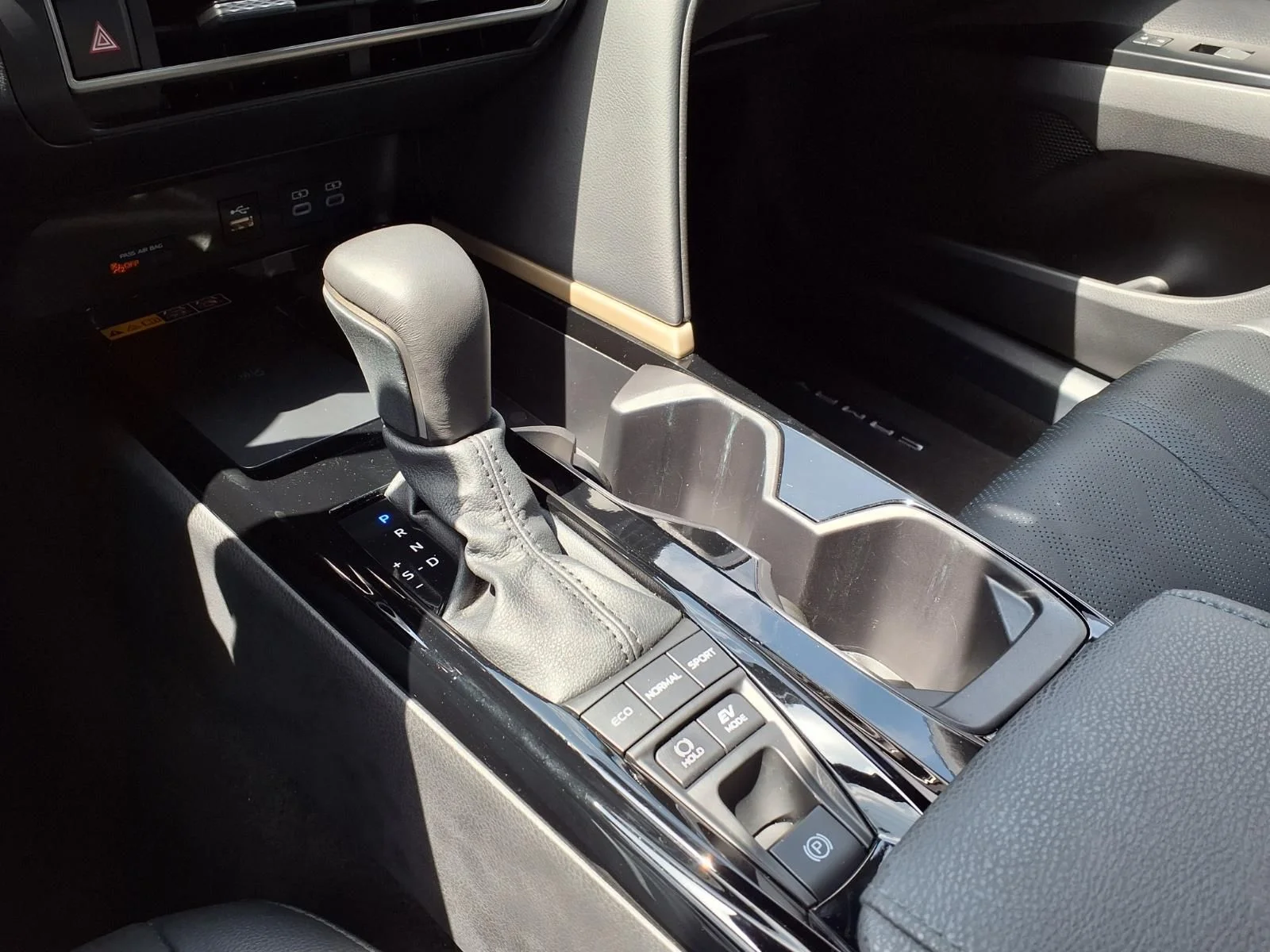 Certified Used 2025  Toyota XSE image 25
