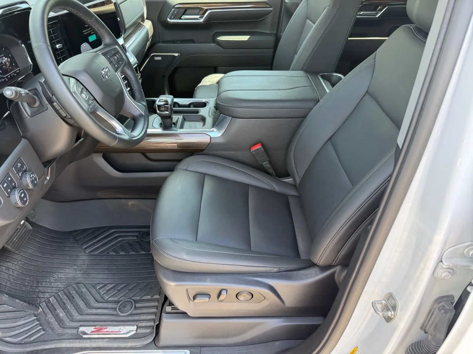 2024 Chevrolet Silverado 1500 LT Trail Boss - Photo 10