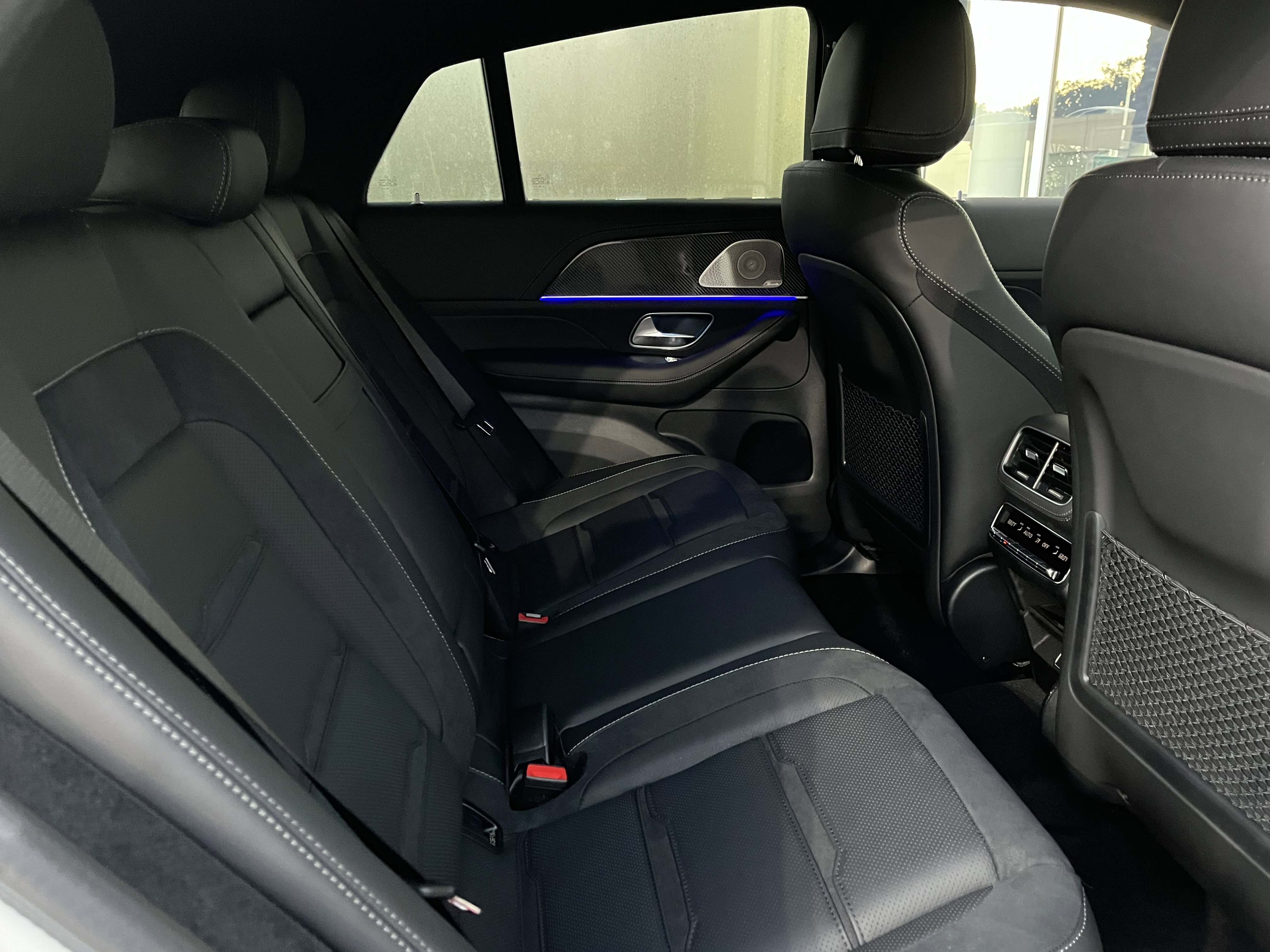 New 2026 MANUFAKTUR Moonlight White Metallic Mercedes-Benz AMG® GLE 53 image 54