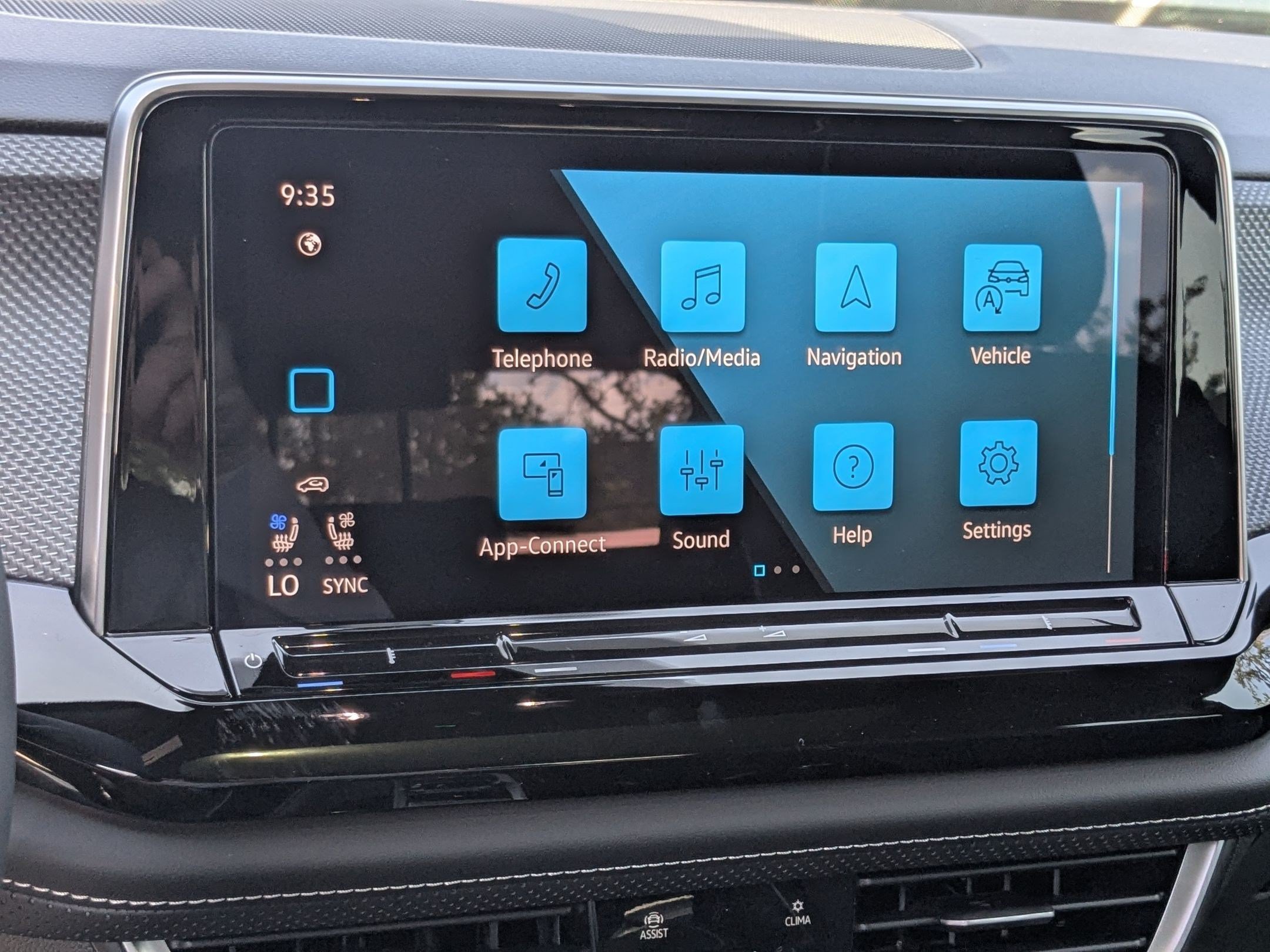 2026 Volkswagen Atlas Cross Sport SEL Premium R-LINE - Photo 11