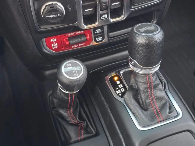 Used 2023  Jeep Rubicon image 25