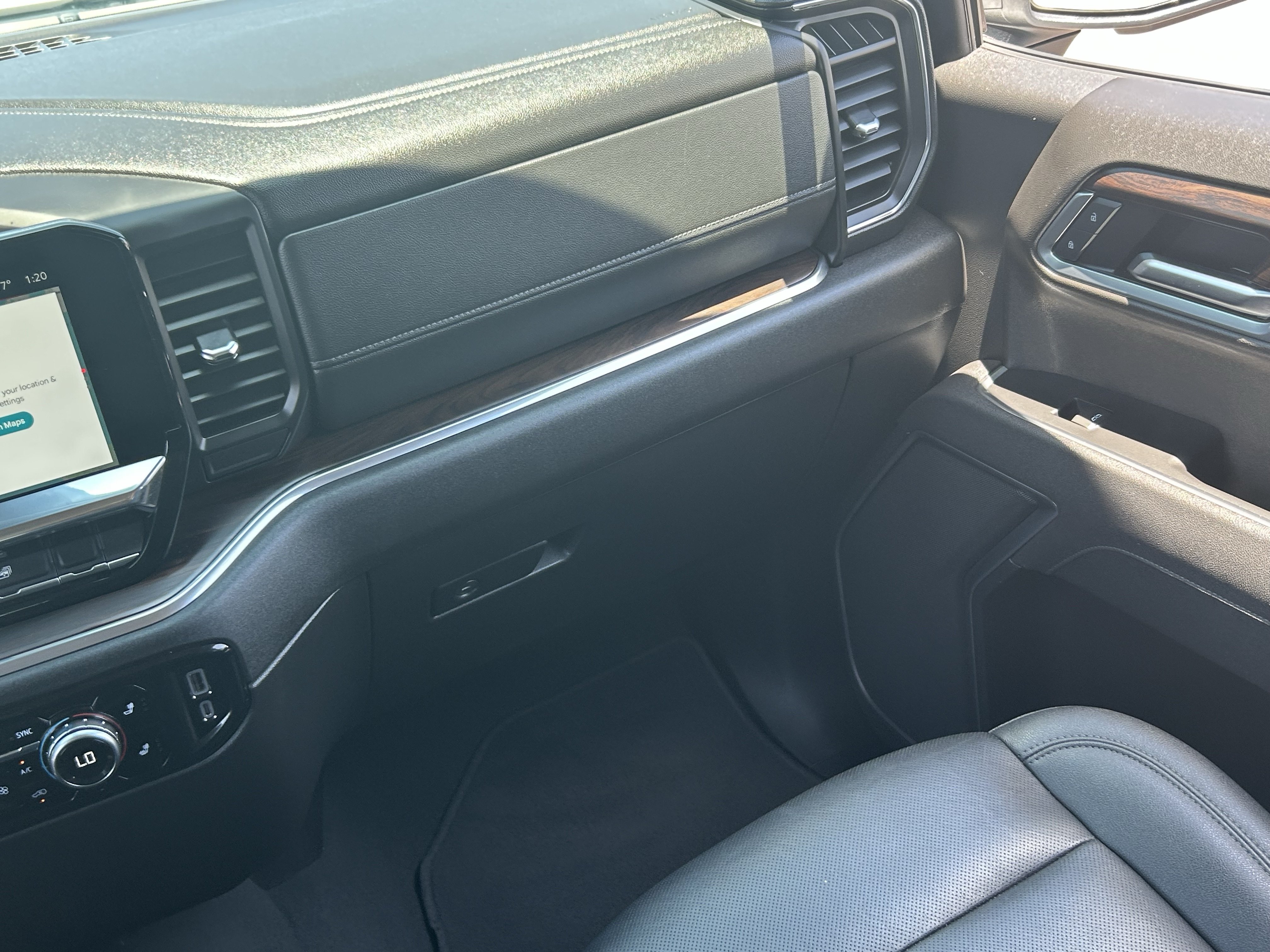 2025 GMC Sierra 1500 SLT - Photo 17