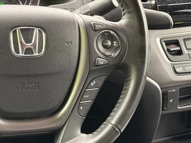 Used 2023 Silver Honda RTL image 16