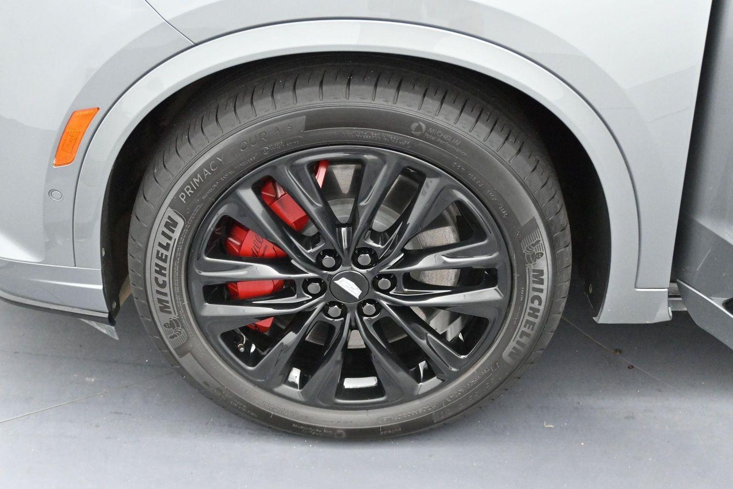 Used 2024 Argent Silver Metallic Cadillac Sport image 35