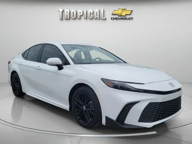 Used 2025 White Toyota LE image 7
