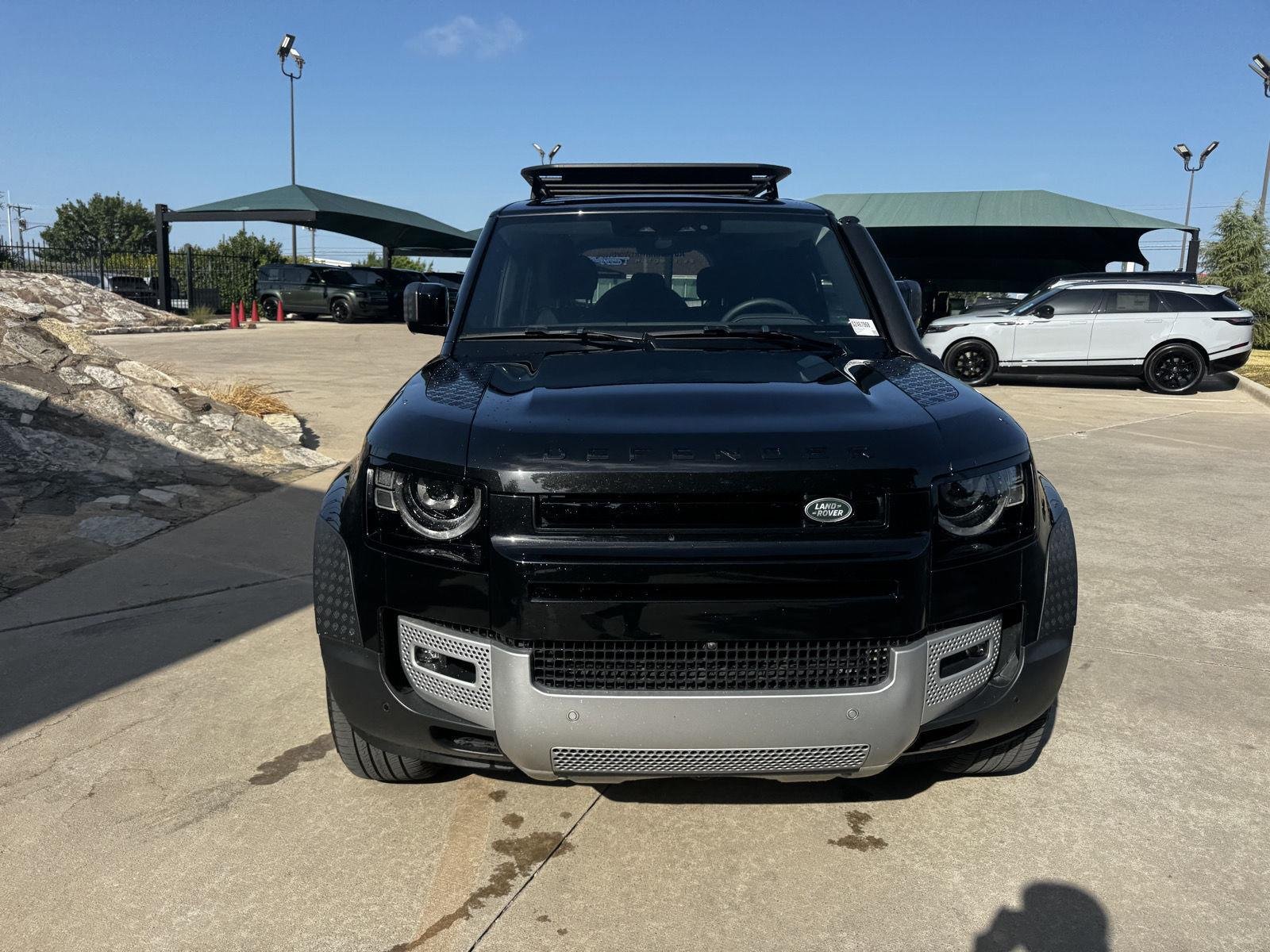 Used 2025 Santorini Black Metallic Land Rover S image 14