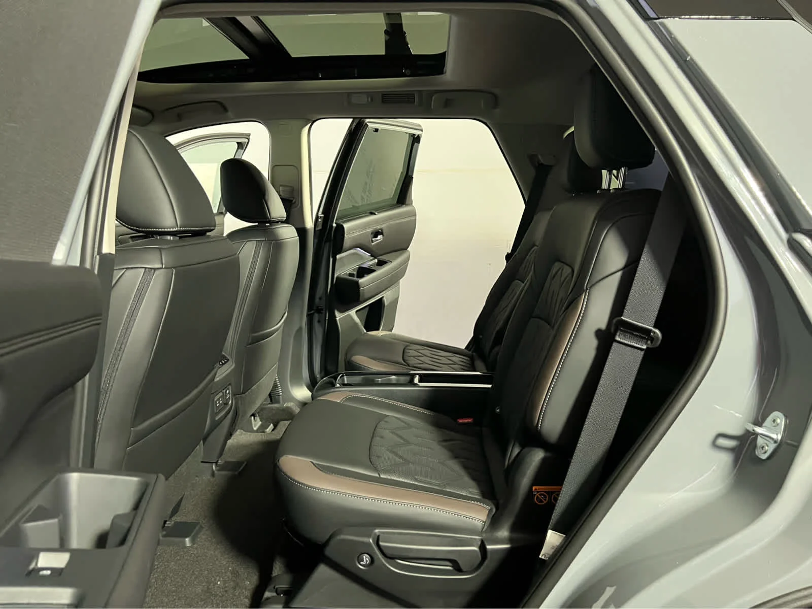 New 2026 Boulder Gray Pearl Nissan Platinum image 16