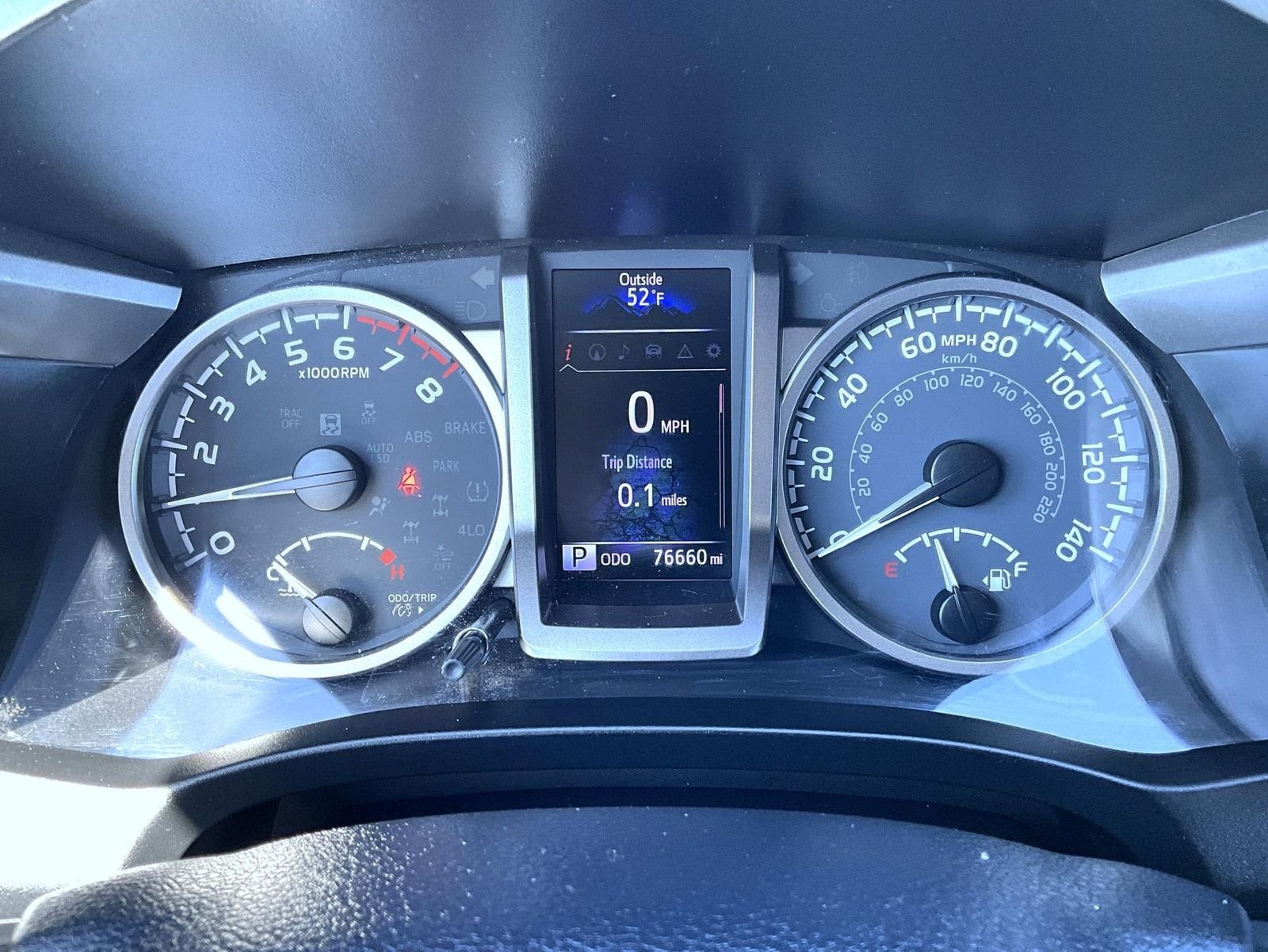 Used 2022 White Toyota SR5 image 15