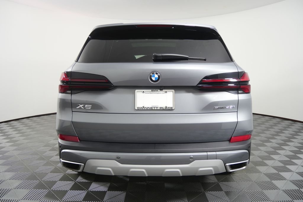 Certified Used 2026 Skyscraper Grey Metallic BMW sDrive40i image 4
