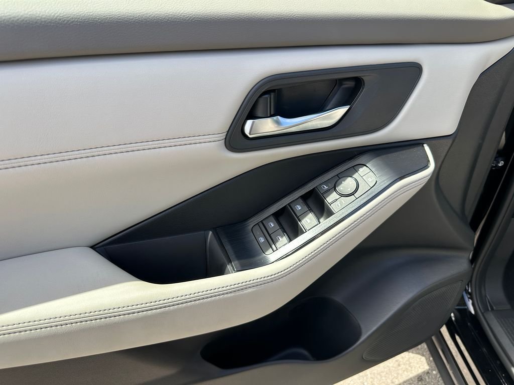 2026 Nissan Rogue SV - Photo 13