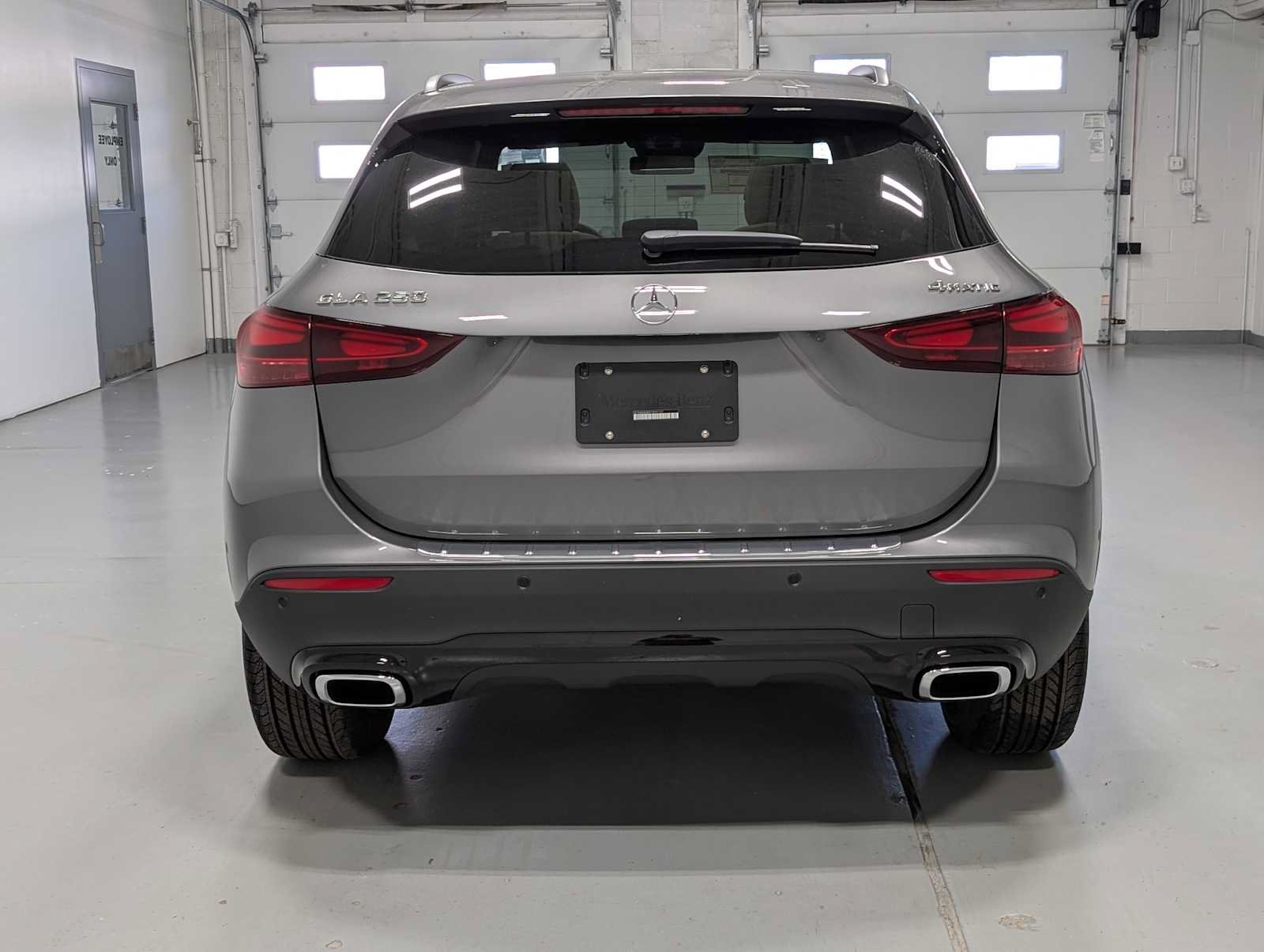 New 2026 Mountain Grey Metallic Mercedes-Benz GLA 250 image 8