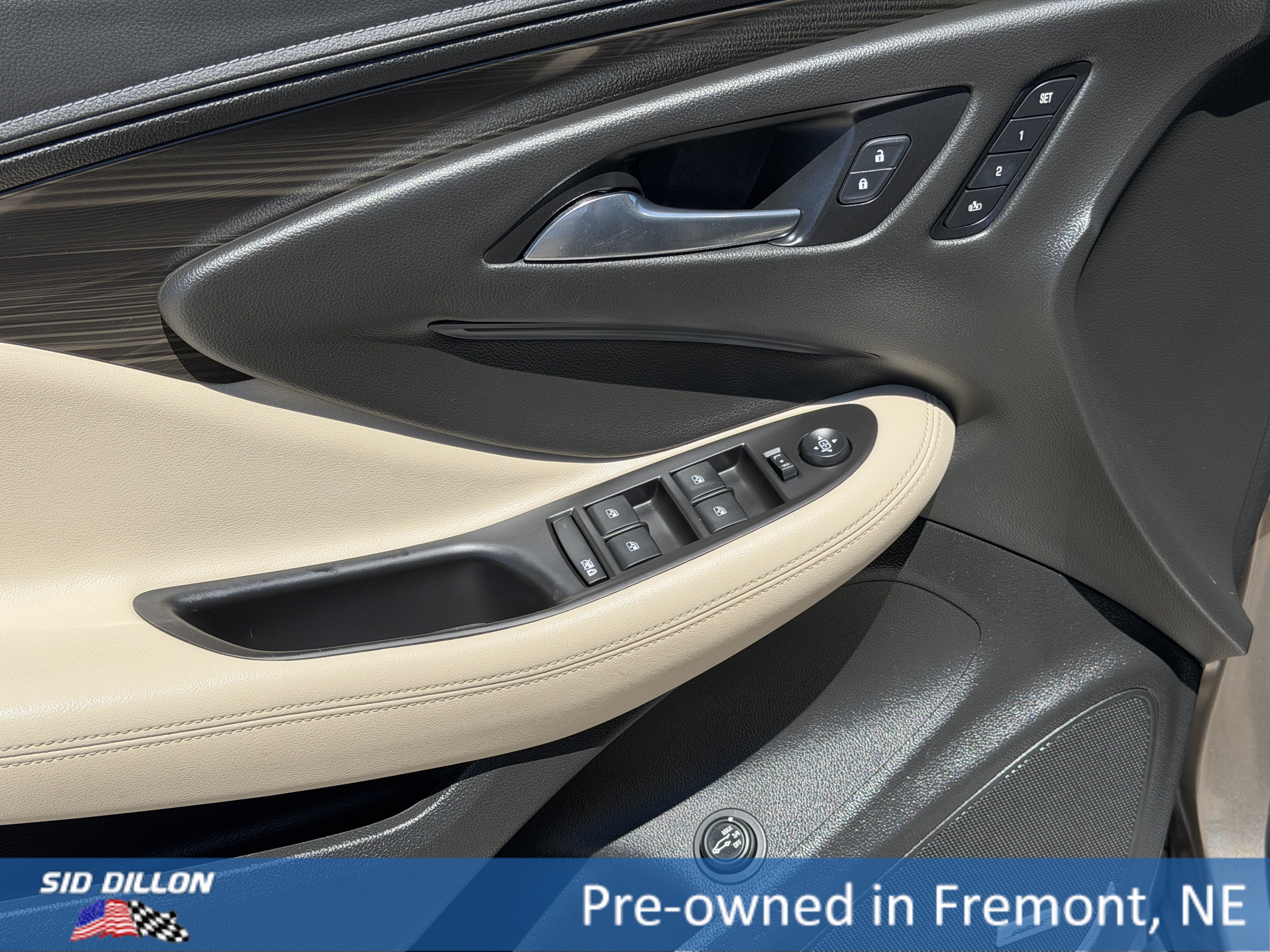Used 2019 BRONZE ALLOY METALLIC Buick Premium image 12
