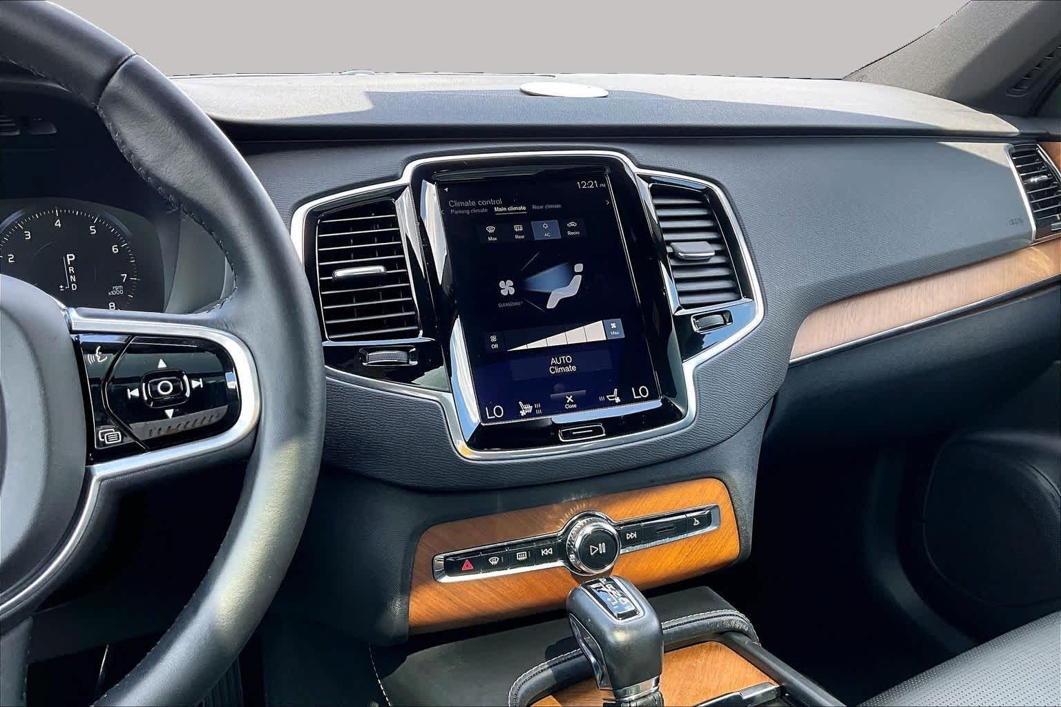 Used 2018 Maple Brown Metallic Volvo Inscription image 7