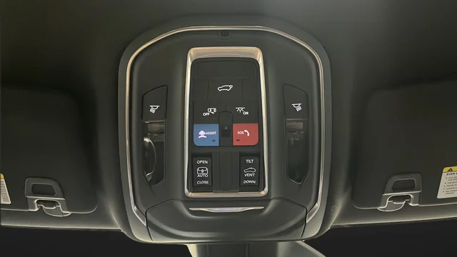 New 2026 Silver Zynith Exterior Paint Jeep Altitude image 40