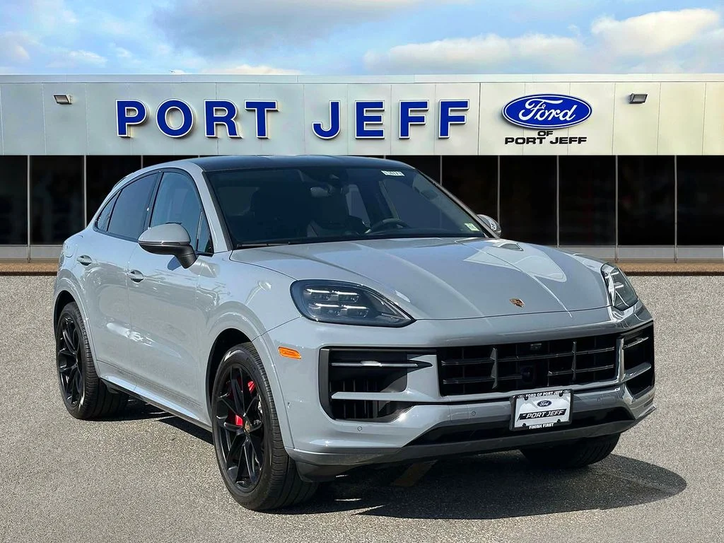 Used 2024 Chalk Porsche S image 3