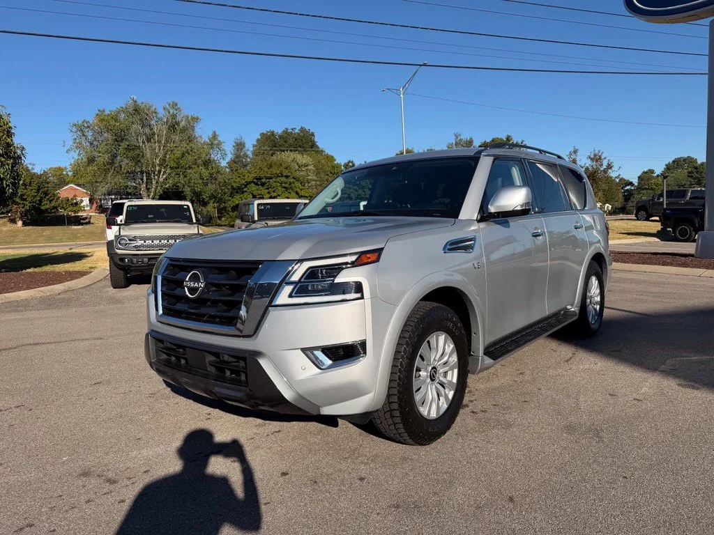 Used 2021 Silver Nissan SV image 3