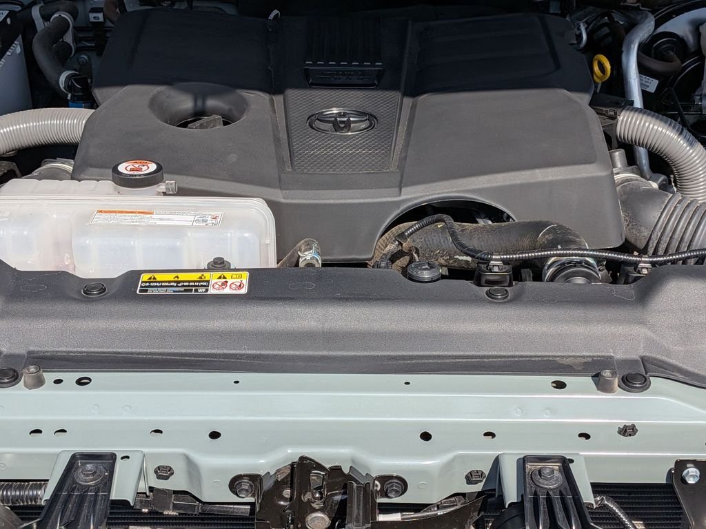 2025 Toyota Tundra SR5 - Photo 33