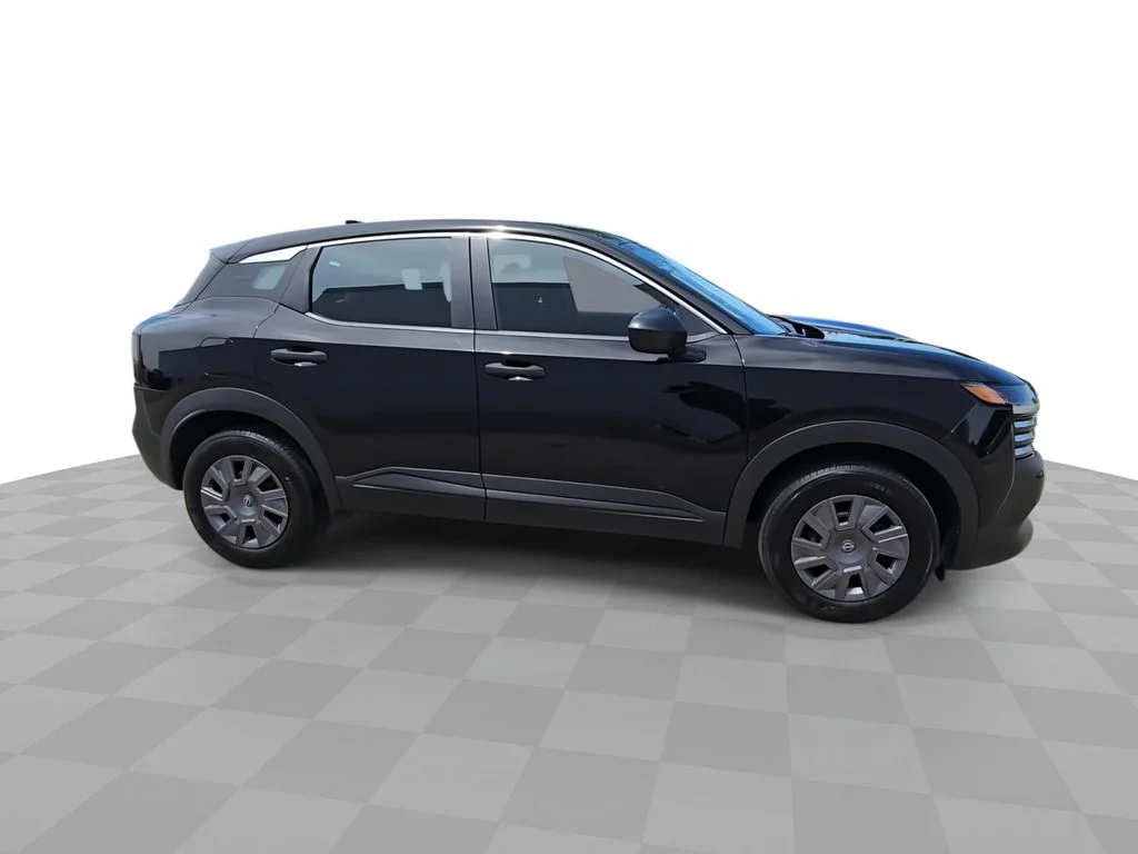 2025 Nissan Kicks S AWD - Photo 9