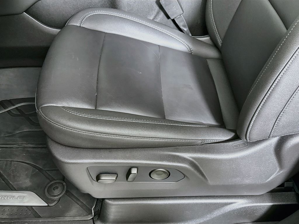 Used 2026 Gray Chevrolet Z71 image 20