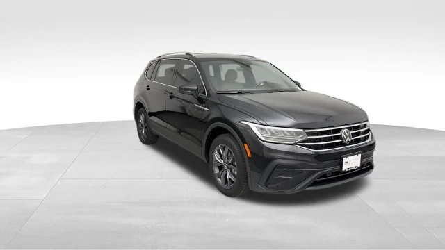Used 2024 Black Volkswagen 2.0T SE image 8