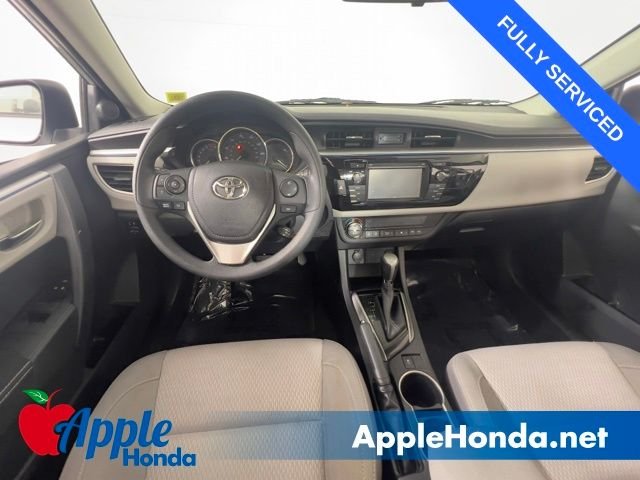 Used 2014 Classic Silver Metallic Toyota LE image 20