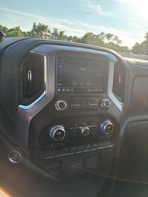 Used 2019 Summit White GMC SLE image 15