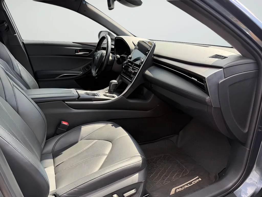 Used 2019 Gray Toyota XLE image 26