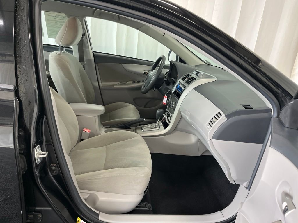 Used 2012 Black Toyota LE image 18